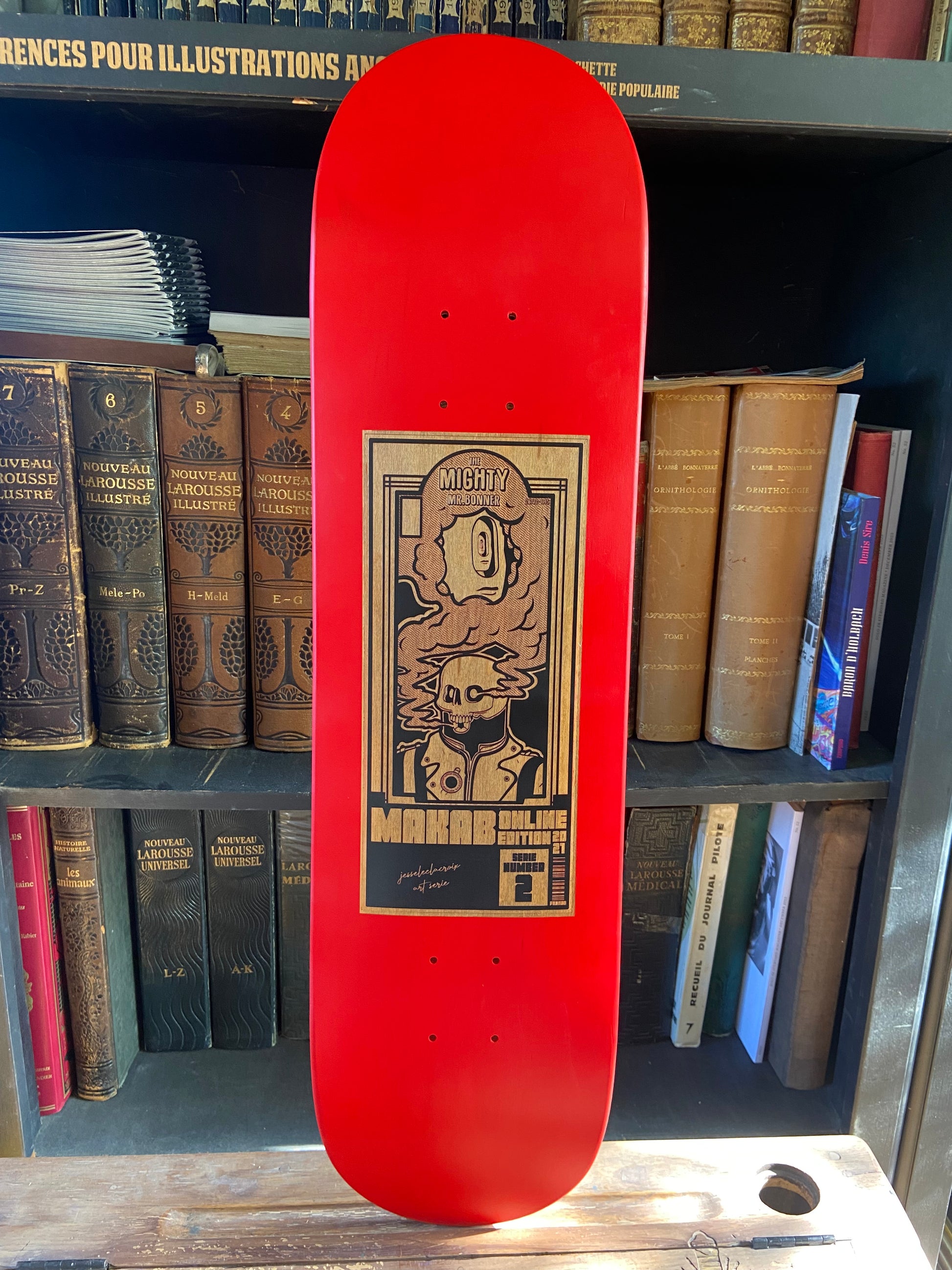 Skateboard gravé laser, élément décoratif de qualité unique et original, produit entièrement français.