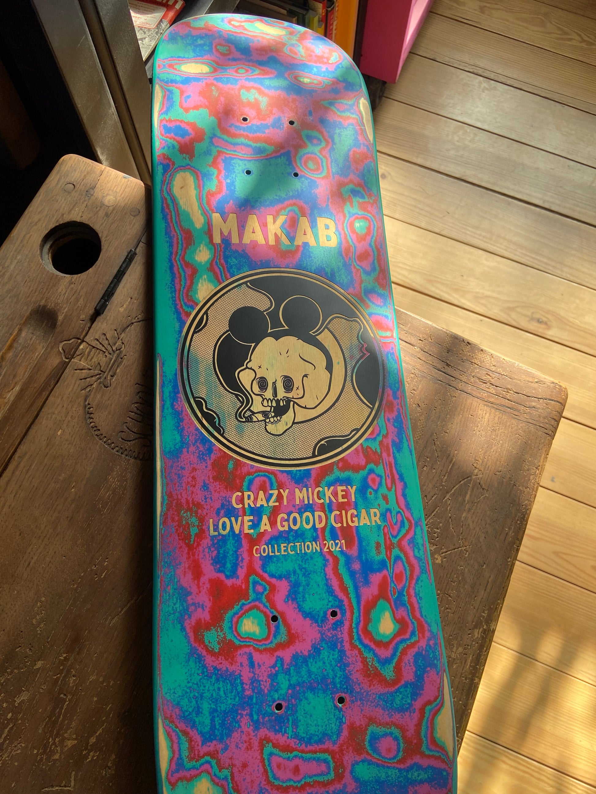 Skateboard gravé laser, élément décoratif de qualité unique et original, produit entièrement français.