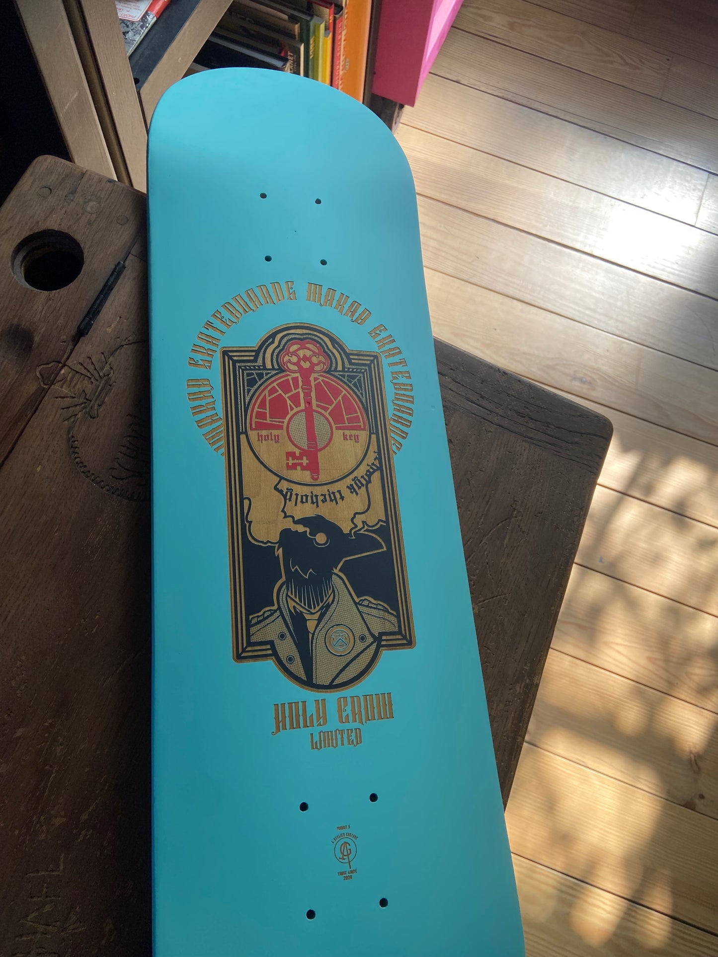 Skateboard gravé laser, élément décoratif de qualité unique et original, produit entièrement français.